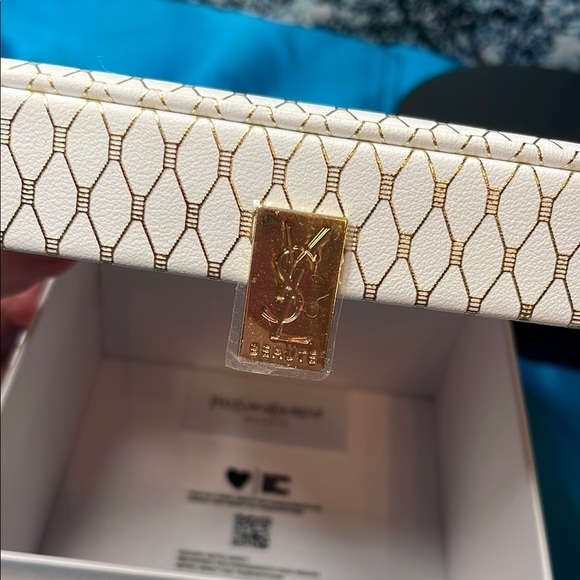 Yves Saint Laurent VIP White & Gold Vanity Box New! Pristine! - Picture 8 of 8